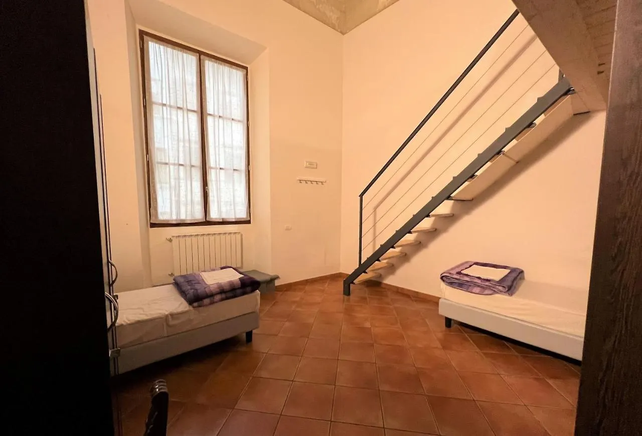 Emerald Palace Florence Hostel