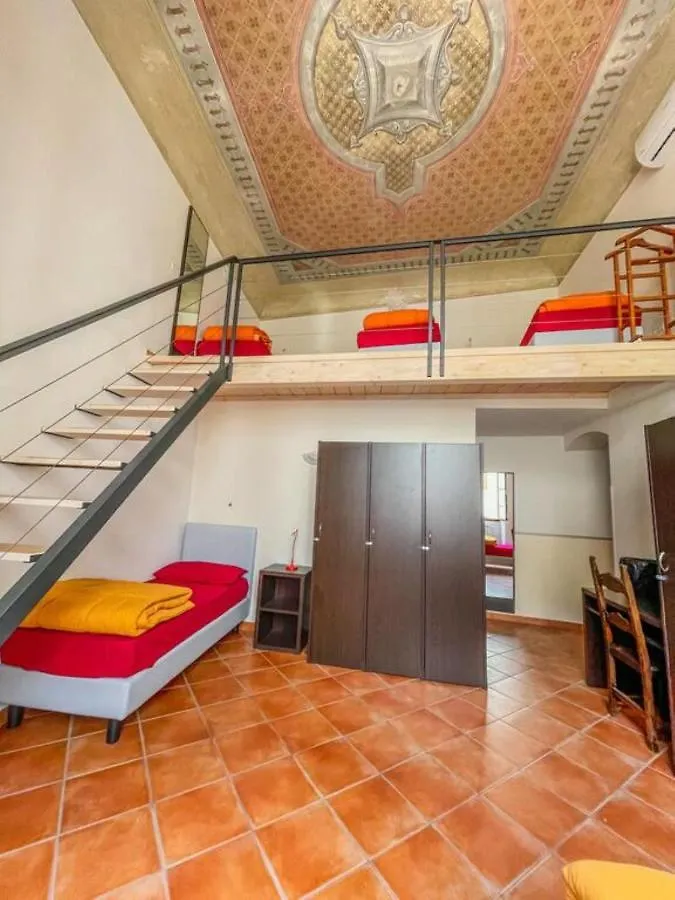 Hostel Emerald Palace Florencja