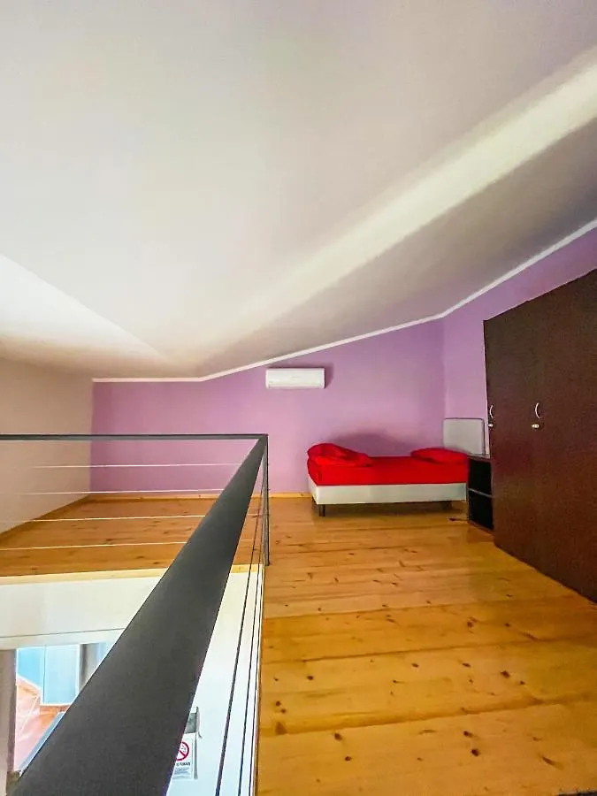 Emerald Palace Florence Hostel