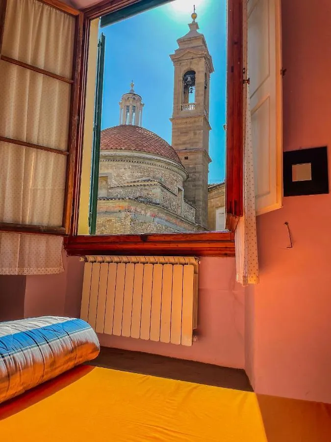 Emerald Palace Florence Hostel