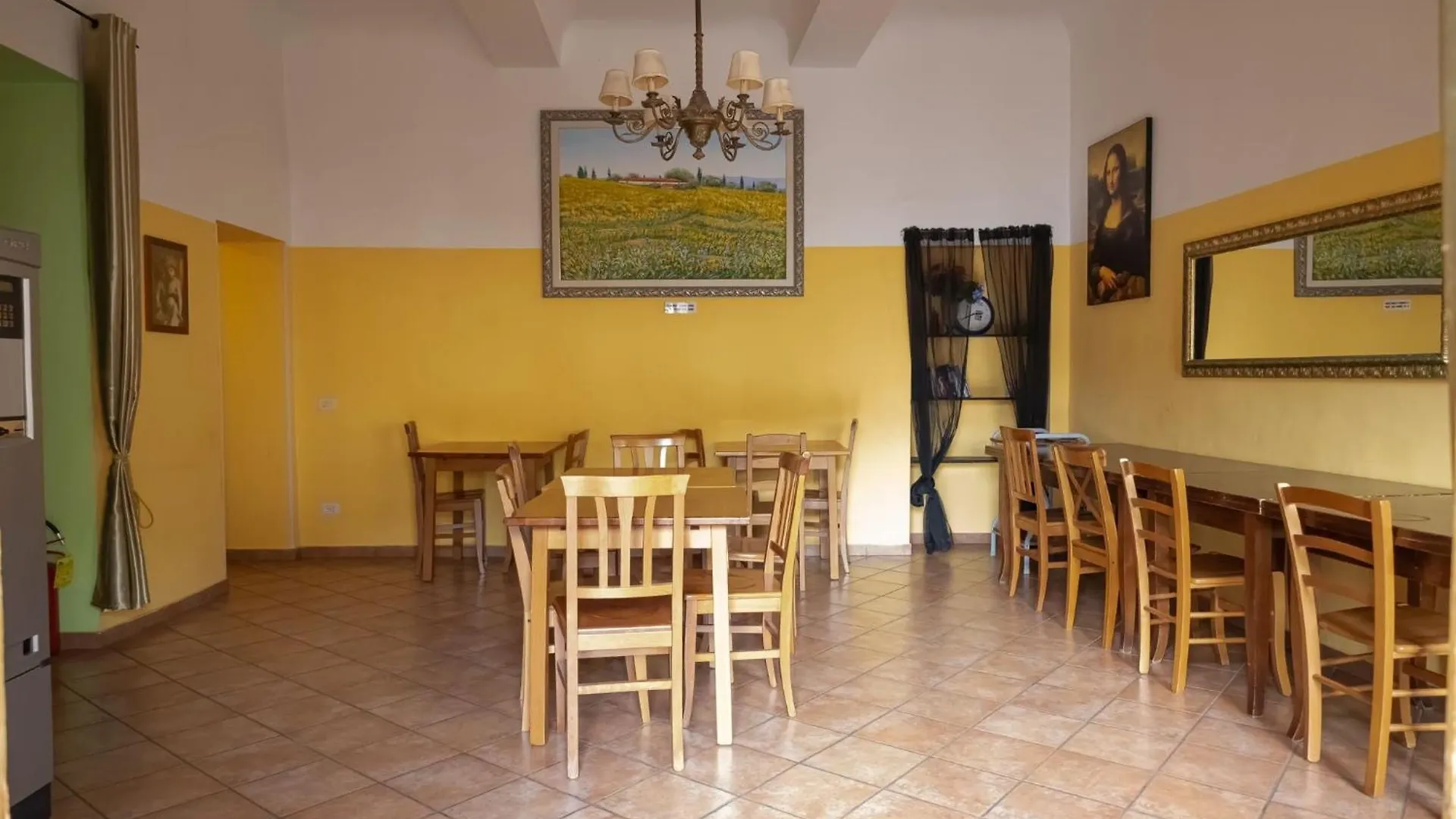 Emerald Palace فلورنس بيت شباب